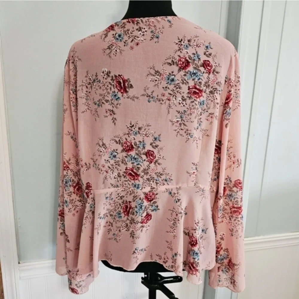 Shein Floral Pink Women's Tie Front Short Kimono Top
